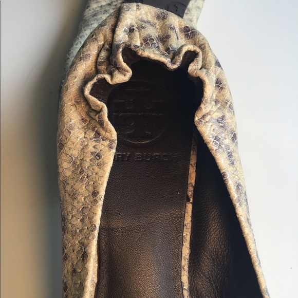 Tory Burch cream/grey snakeskin flats size 7.5 - Picture 4 of 5